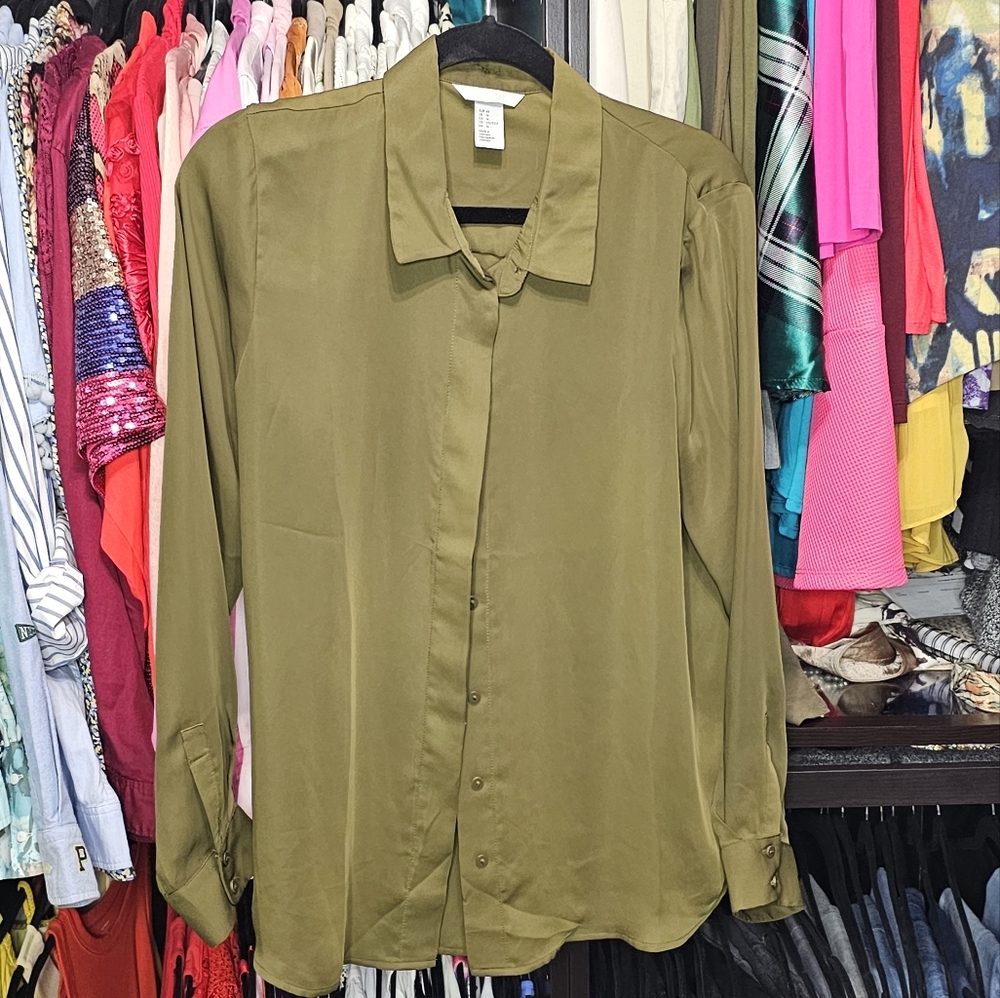 H&M Forrest Green Button Down Blouse